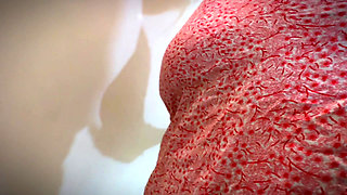 khadimat 'iiraniat eariat sakhinat dhat muakharat kabirat tataearad limueamalat jinsiat eanifat min rayiysiha