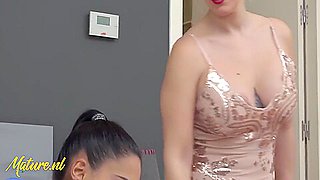 Curvy Milf Seduces Her Petite Stepdaugter Apolionia Lapiedra 11 Min - Daniela Evans, Mature Nl And Lesbian Fingering