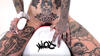 Softcore, solo, tattoos