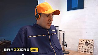 Brazzers - greedy for penis blondie cameron cohen screws janitor jordi on the work desk in full sight