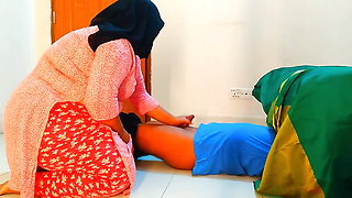 Bistar totane par ek badhe ghar le aya aur unko jabardast chudai mere sexy patni - carpenter Fucked by Hot Housewife