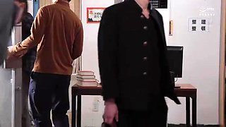 N-Cup Big-Busted Wife Molested During Her Commute x3xB2EB5145BB49FC0A8F