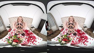 Miss Jackson VR Porn: Good Mommy's Boy - VirtualTaboo