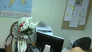 Office Babes Scene-2_sexy Big Ass Brunette Fucking on the Office Table and Ending in Facial