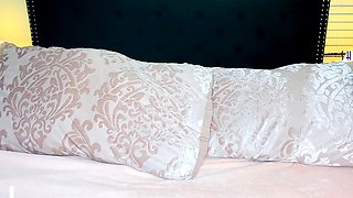 Blonde tight pussy babe solo toy fun in glamour masturbation