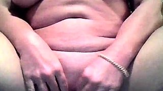 Mature Webcam Girl Talks Dirty About Her Porn Habits