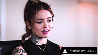 MODERN-DAY SINS - Big Dick Doctor Becomes Inked Hottie's CUM DONOR And Fills Her Pussy In His Office