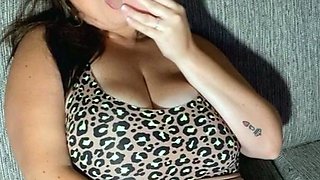 Love Chat Big Boobs Brunette Masturbating For Cam