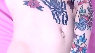 Solo guy jerking big cock on webcam
