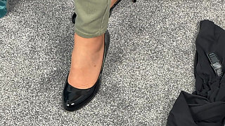 Mrs Mature Feet Strips From Everyday Clothing 416