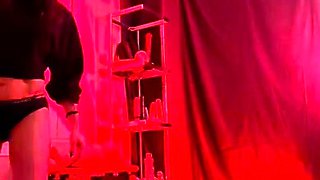Domina Ava Savage - Stinky Facesit