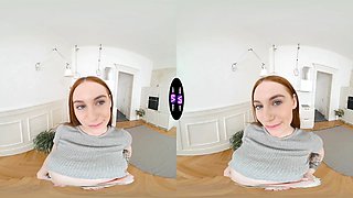 Vilora hows her jummy boobs and rubs her abdomen and clit – tmwvrnet