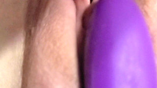 She gets a nice creampie after cumming on his dick