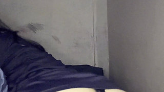 Vibrator Discharges in Pussy, Then Goes on Dildo