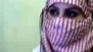 Palestine Arab Hijab Girl show her Big Boobs in Webcam