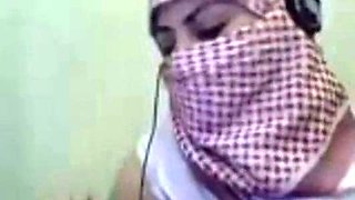 Arab Girl with Big Boobs on Webcam