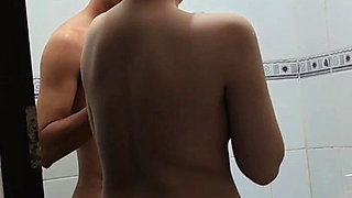 Taking My Stepsister to Take a Bath Together