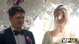 Vip4k. bride was having a nasty porn with a toastmaster while the groom was watching