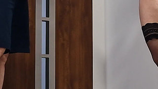 Cheating Wife Opened the Door Naked for the Pizza Delivery Guy