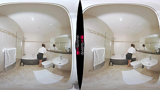 Bath Peek - DeviantsVR
