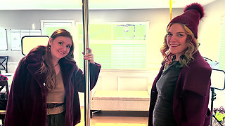 Roommates Suck off Influencer