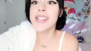 Nhaw, do you like my little body? I have something for you!