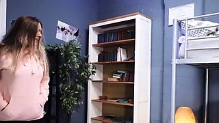 Bunkbed Surprise Minni Joy / Brazzers