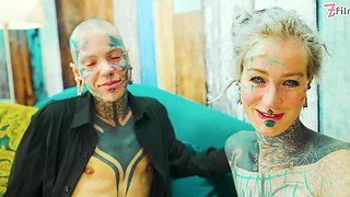 Alt beauty Anuskatzz stuffs Nahluu's pussy