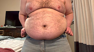 Fat gut hang over tight jeans