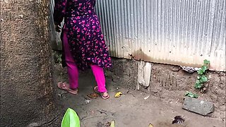 I See My Stepsister Looking for My Cock