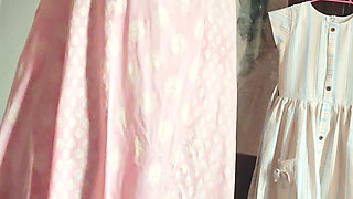 Desi chubby mum, creaming her sexy body