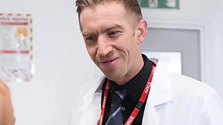 Check Her Up, Check Her Out - Lola Rose / Brazzers