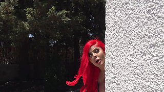 A couple has sex in the car, just like in the movie "public agent