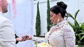 Mariana Martix And The Priest