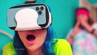 JEWELZ BLU TRIES VR & Gets Had Sex On All Fours FOR REAL