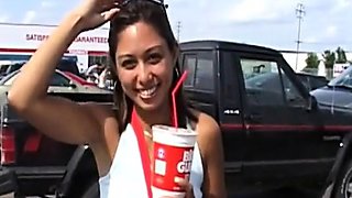 Amateur Babe Venus Sucks and Facial Outdoors