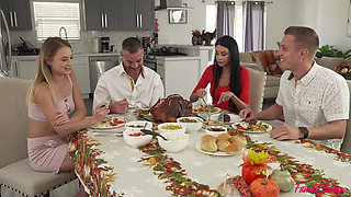 Everything goes wrong for thanksgiving - s4e2