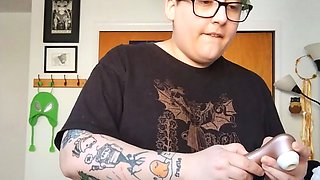 Webcam fun mature brunette with toys cum on cam