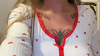 Tattooed 19 y.o old goth moans softly feeling every inch of her fingers