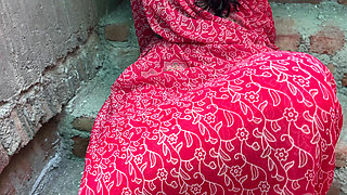 Aunty was alone, but she called her nephew and soaked her onions, Auntie's hot fingers.