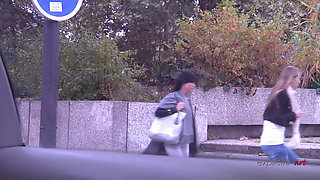 Very Intense Anal Sex in a Limousine Driving on Paris Boulevards