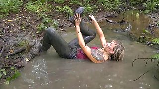 Beautiful Blonde in Leather Leggins and Wellies plays in Mud P2: Amateur, Babe  Ass Porn