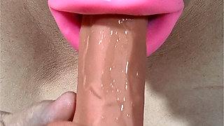 What a Big Mouth When There's Cum Dripping When She Pouts