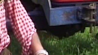 Shameless outdoor porn with stepdaughter