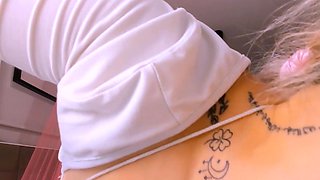 Cute Babe with an Irressistle Body Cam Show