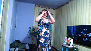 Hot dancing with a hot girl in a good mood