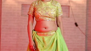 Huge Boob Gal Sarah Arabic Can Take A Deep Raw Dicking