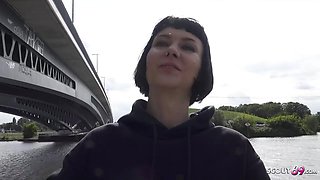 Naughty hussy mind-blowing porn video