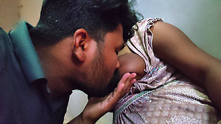 Bhabhi aapne boyfriend ko ghar bula leti he aaur aapne bade bade boobs aapne boyfriend se chusvati he aaur boyfriend ka land chus leti he