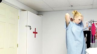 Del visits her Doctor